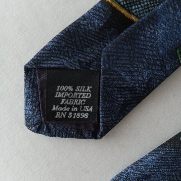 Tango by Max Raab Santa tie - Picture 6 of 6